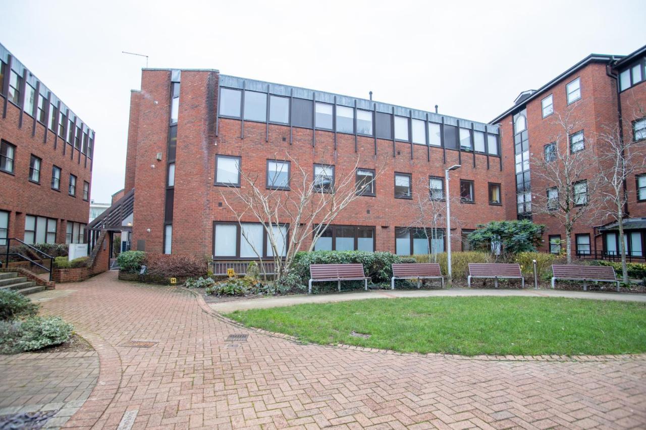 Pembroke House Apartments Exeter For Families Business Relocation Free Parking Екстер'єр фото