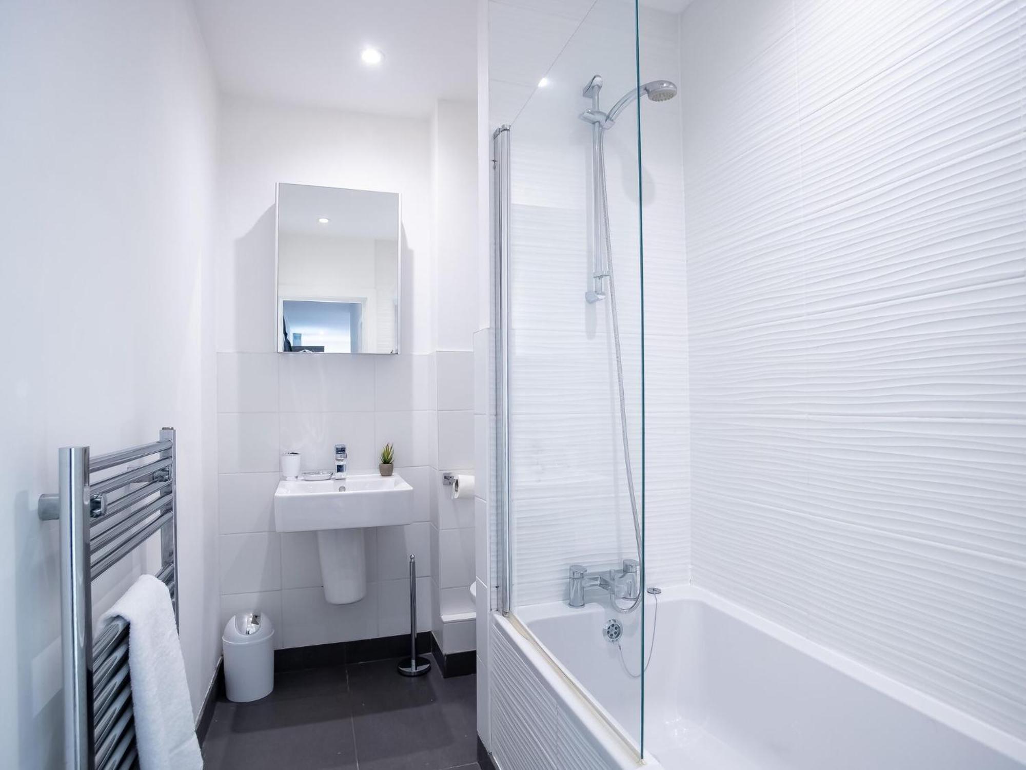 Pembroke House Apartments Exeter For Families Business Relocation Free Parking Екстер'єр фото