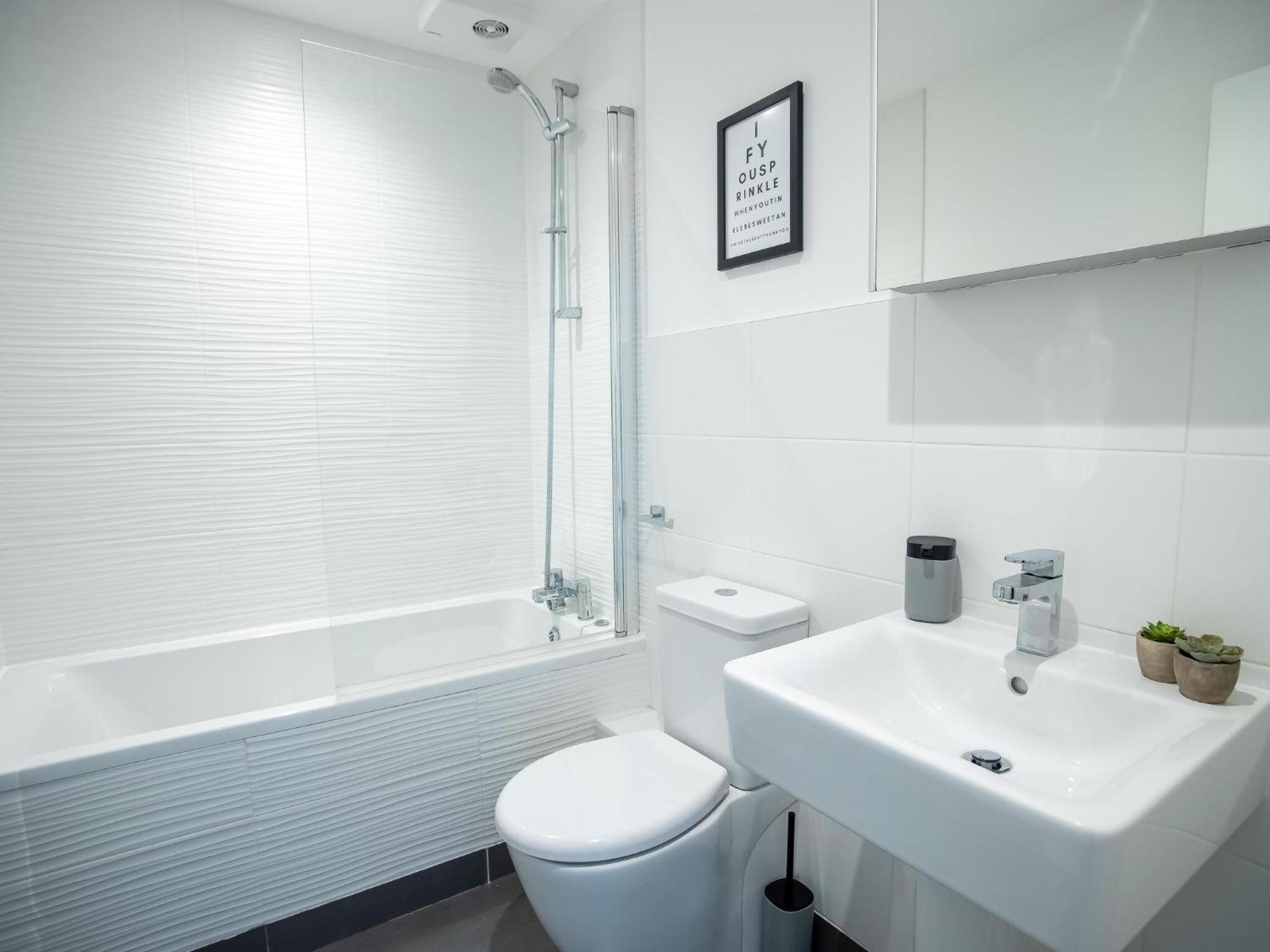 Pembroke House Apartments Exeter For Families Business Relocation Free Parking Екстер'єр фото